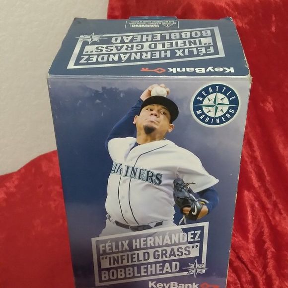 MLB Other - NWT Felix Hernandez Larry Bernandez 20181 Seattle Mariners Bobblehead